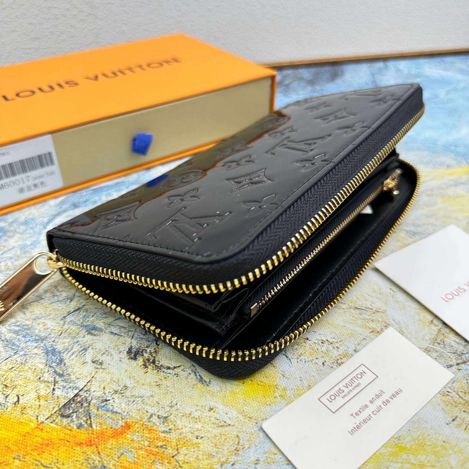 ルイ・ヴィトン ジッピー･ウォレット「エナメル」