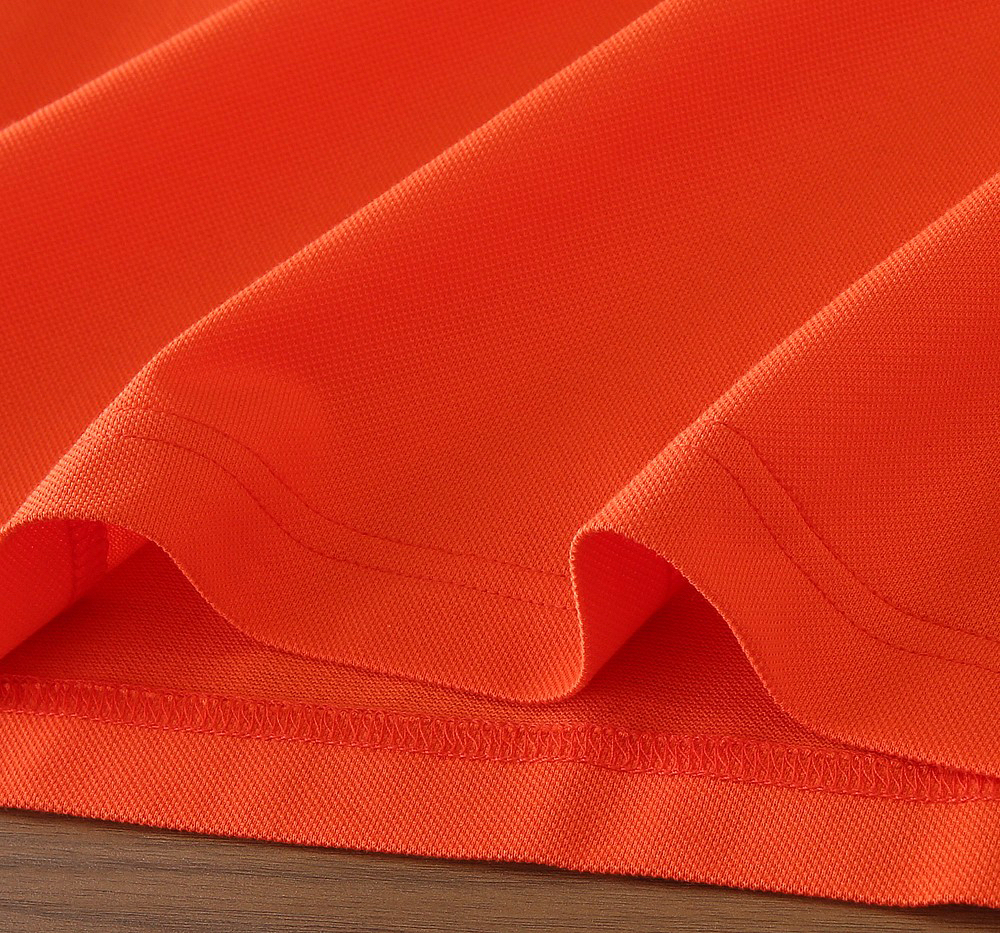 エルメス「Hermès」 春夏2026 刺繍コレクション Tシャツ