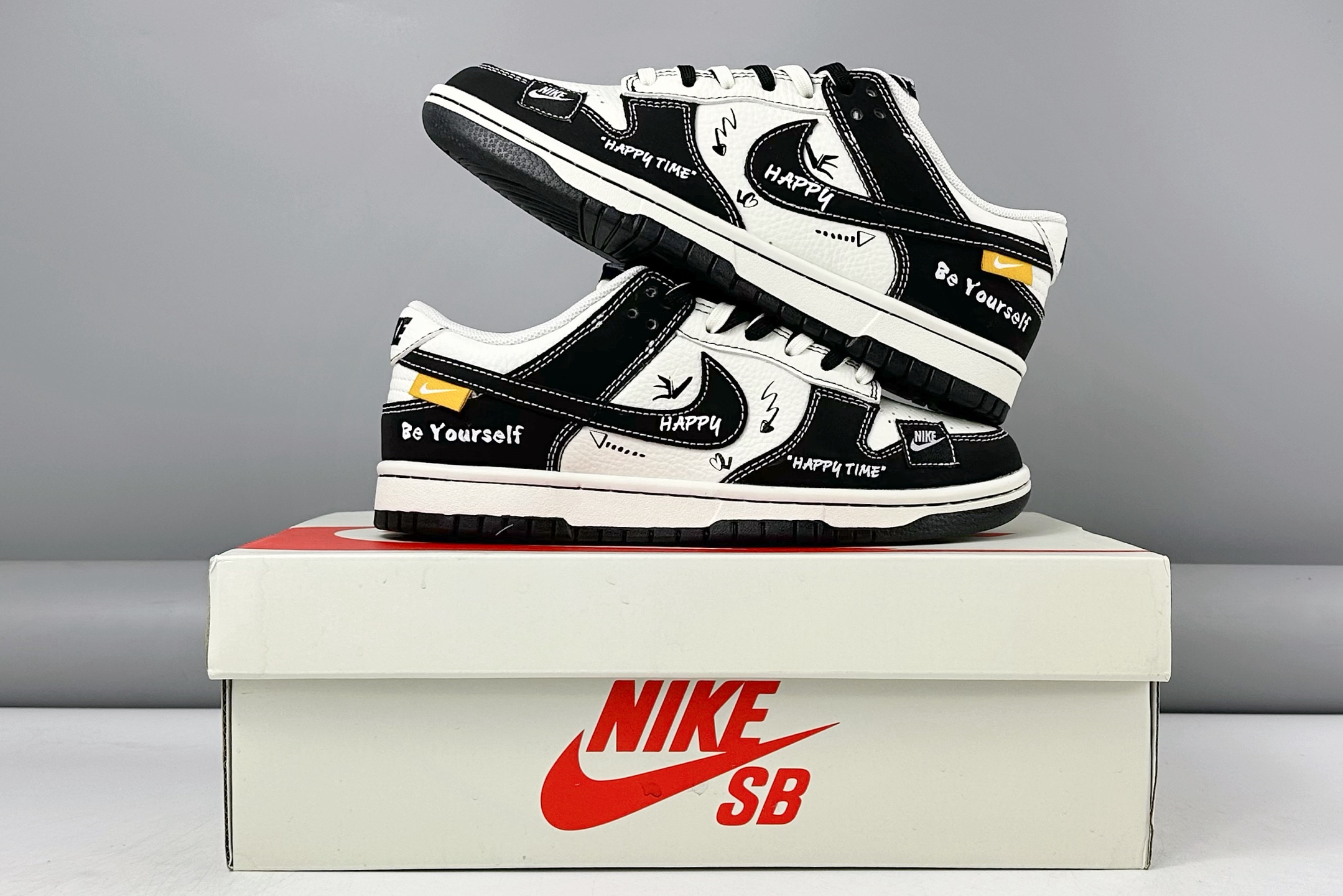 ナイキ「Nikeアライアンス製品 ク ロー カジュアルスニーカー