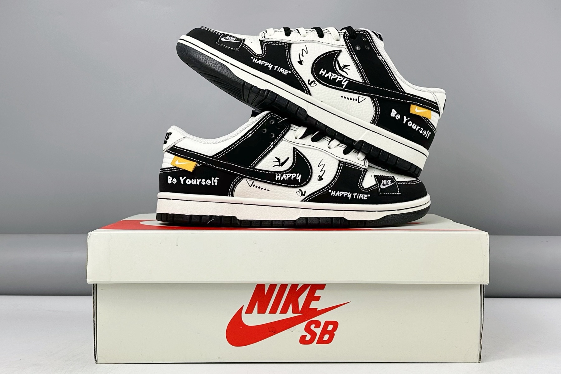 ナイキ「Nikeアライアンス製品 ク ロー カジュアルスニーカー