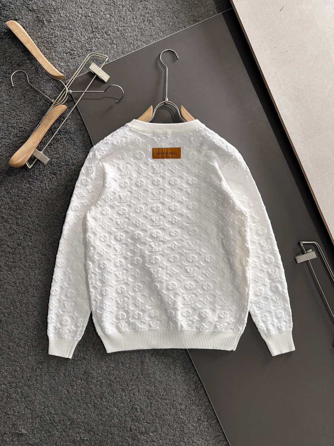ルイ・ヴィトン「Louis Vuitton」春季新作ニット 長袖セーター