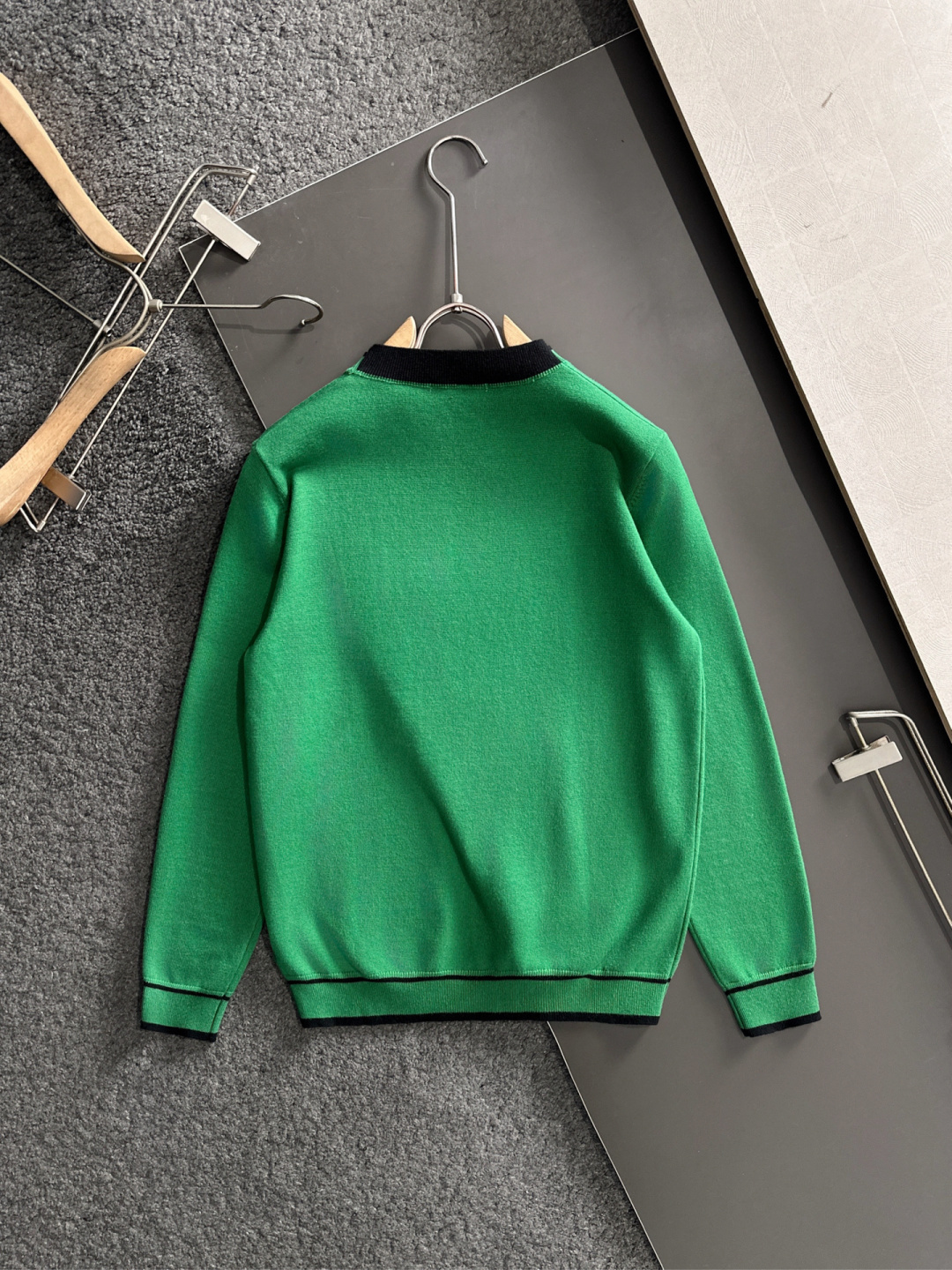 エルメス「Hermès」春季新作ラウンドネックスウェット