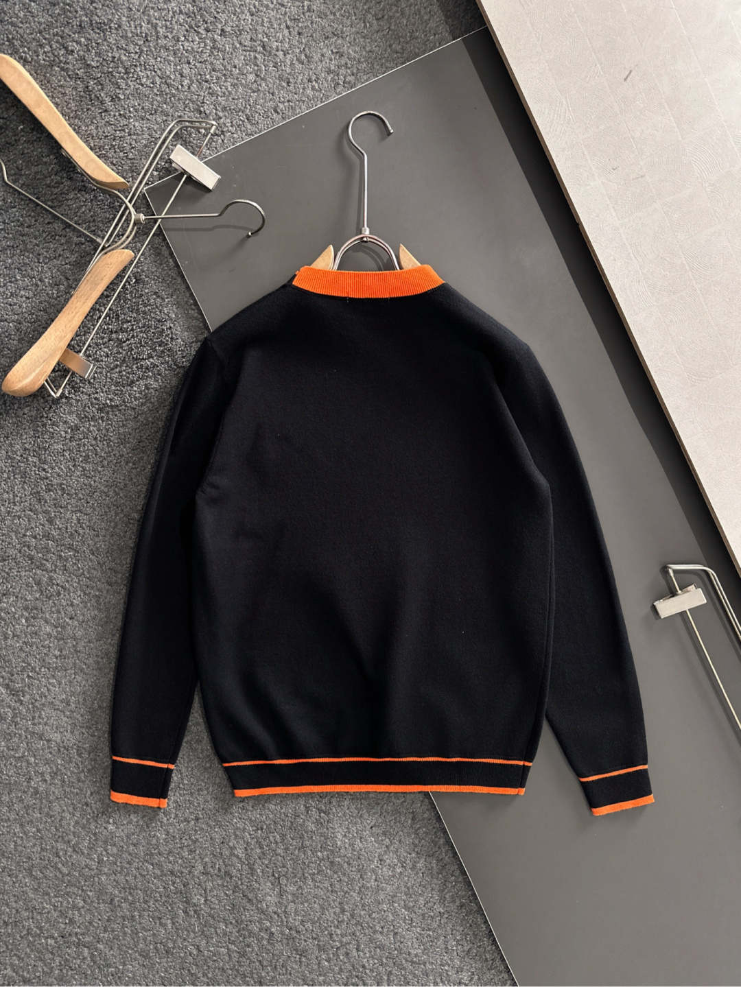 エルメス「Hermès」春季新作ラウンドネックスウェット