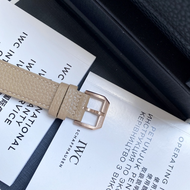 アイダブリューシー［IWC］万国柏濤フィーノカレンダー腕時計40MM