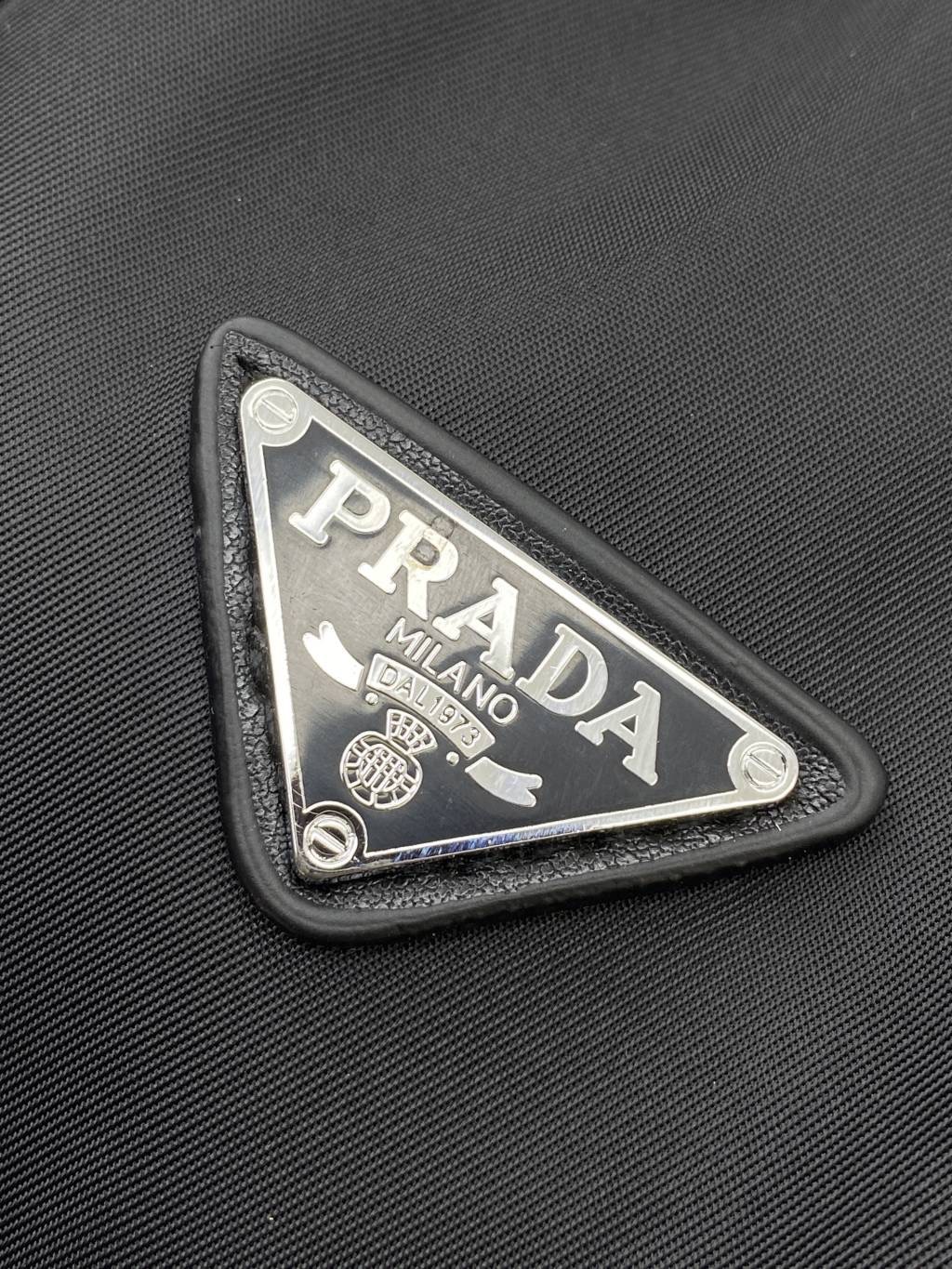 プラダ「Prada」トライアングルトラベルバッグ ショルダートート