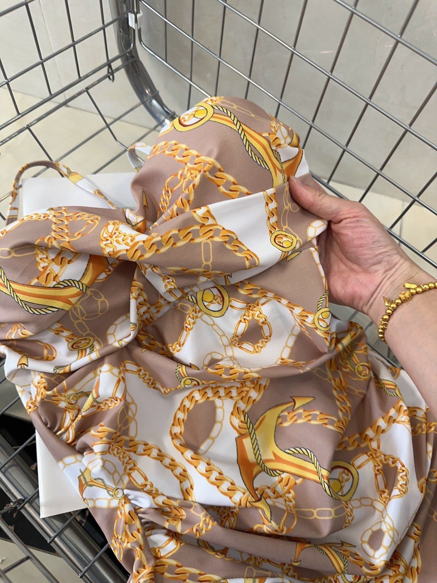 エルメス「Hermès」ワンピース水着「2025夏季限定・人気プレミアムスイム登場！」