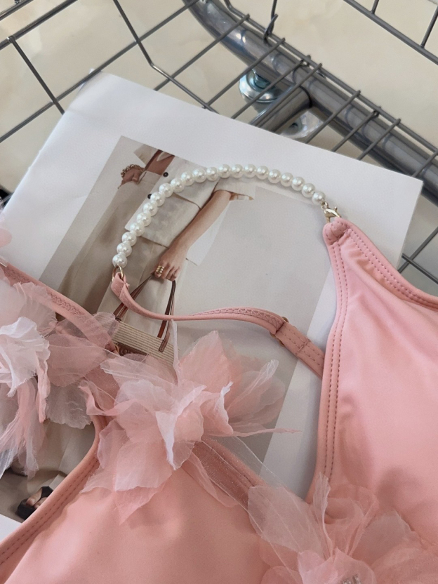 ミュウミュウ「Miu Miu」セパレート水着「2025夏季限定・人気プレミアムスイム登場！」