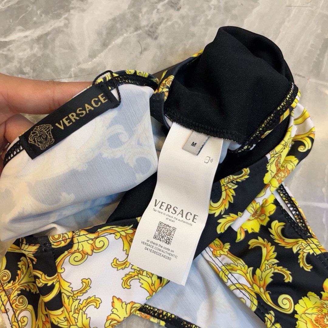 ヴェルサーチ「Versace」セパレート水着「2025夏季限定・人気プレミアムスイム登場！」