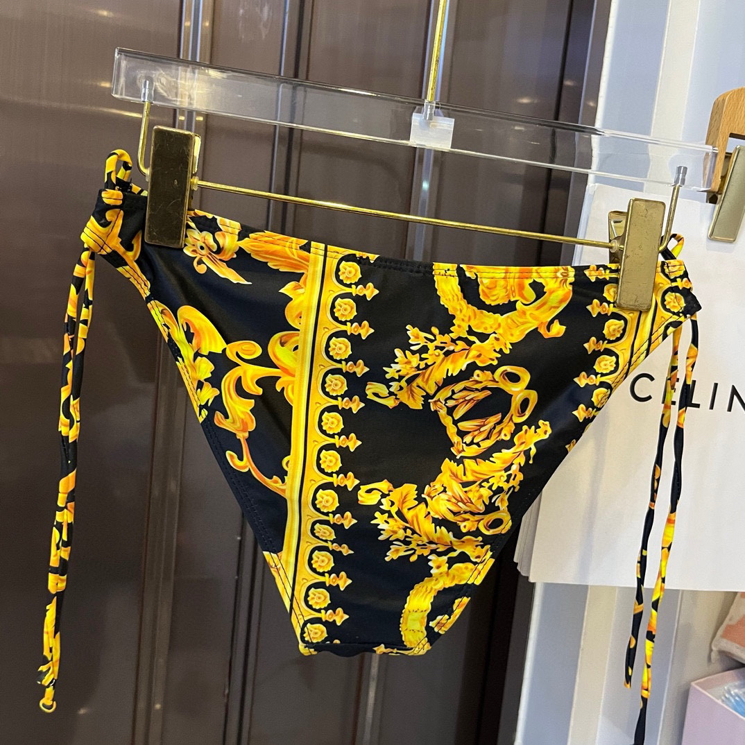 ヴェルサーチ「Versace」セパレート水着「2025夏季限定・人気プレミアムスイム登場！」
