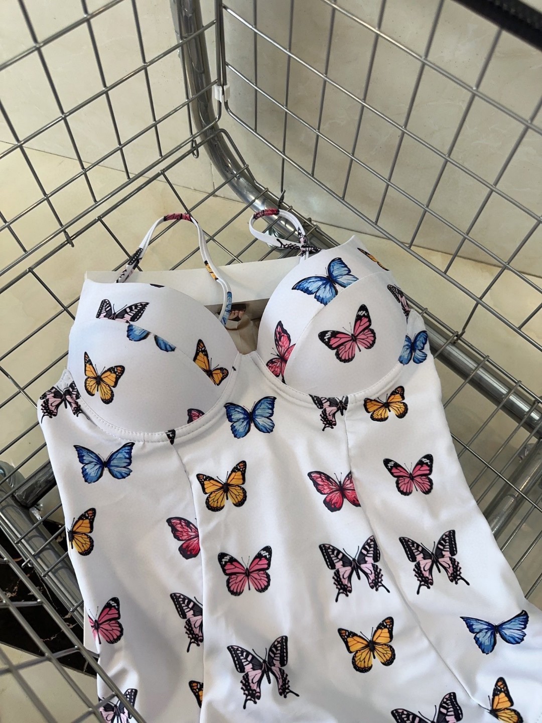 ヴェルサーチ「Versace」ワンピース水着「2025夏季限定・人気プレミアムスイム登場！」