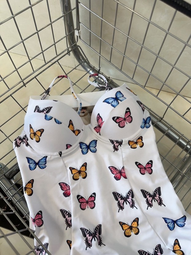 ヴェルサーチ「Versace」ワンピース水着「2025夏季限定・人気プレミアムスイム登場！」