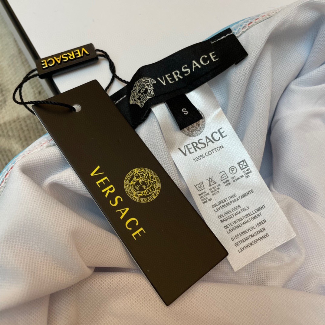 ヴェルサーチ「Versace」ワンピース水着「2025夏季限定・人気プレミアムスイム登場！」