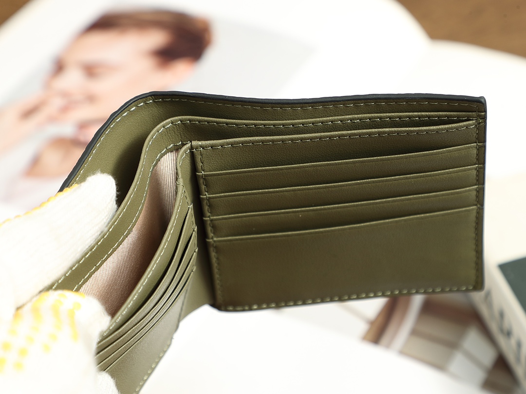 ロエベ「LOEWE」スーツ用スリムウォレット 5色