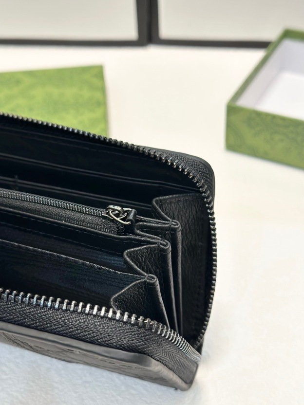 グッチ「Gucci」シグネチャー レザー ウェブ ジップアラウンドウォレット