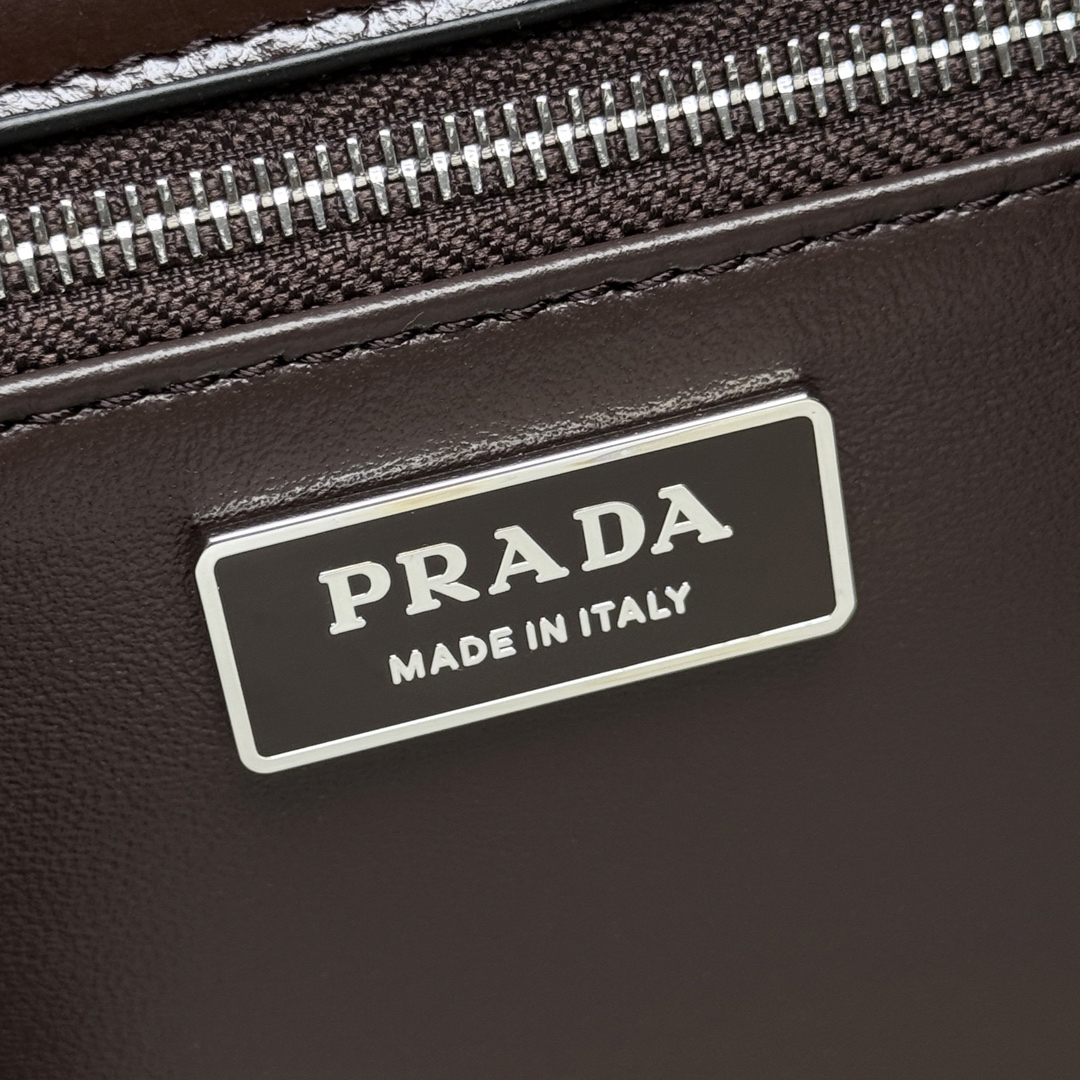 プラダ「Prada」 25SS ペンシルケースバッグ  スモール