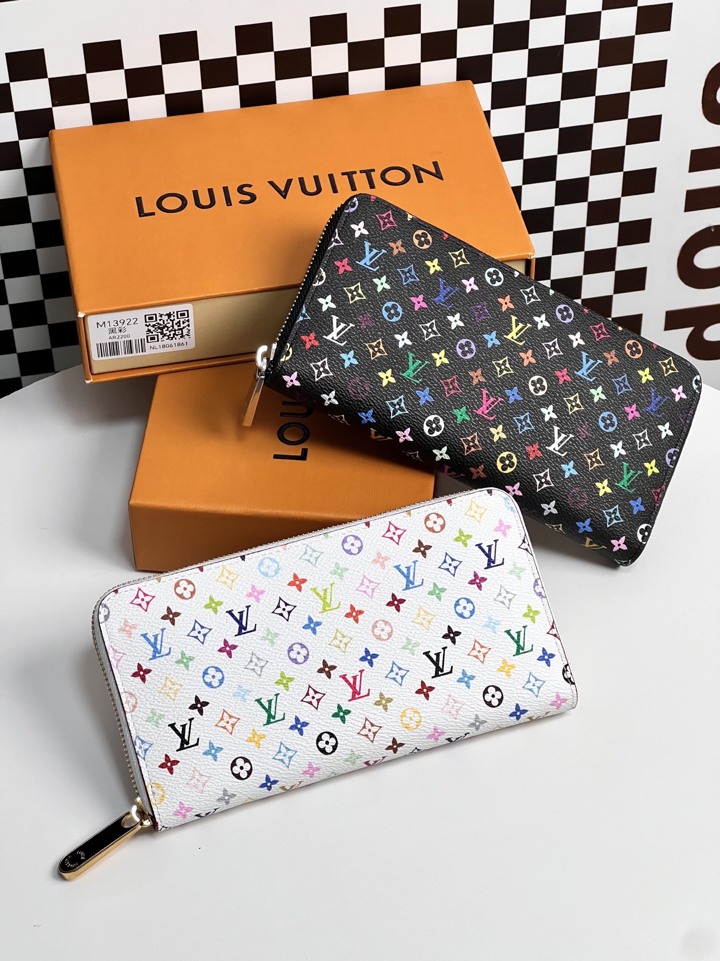 ルイ・ヴィトン(Louis Vuitton) LV × TM ジッピー・ウォレット