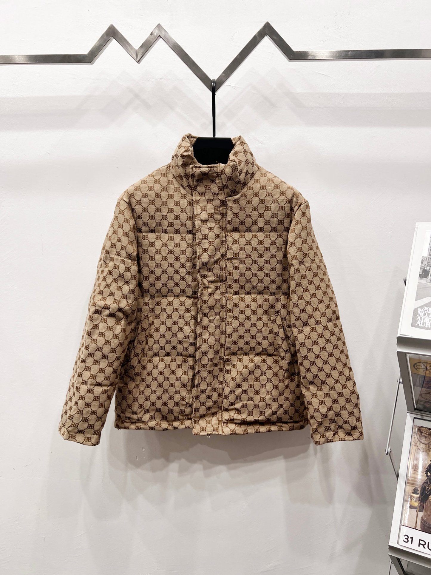 バレンシアガ「Balenciaga」‌軽奢華なジャカード柄個性ダウンジャケット 男女兼用