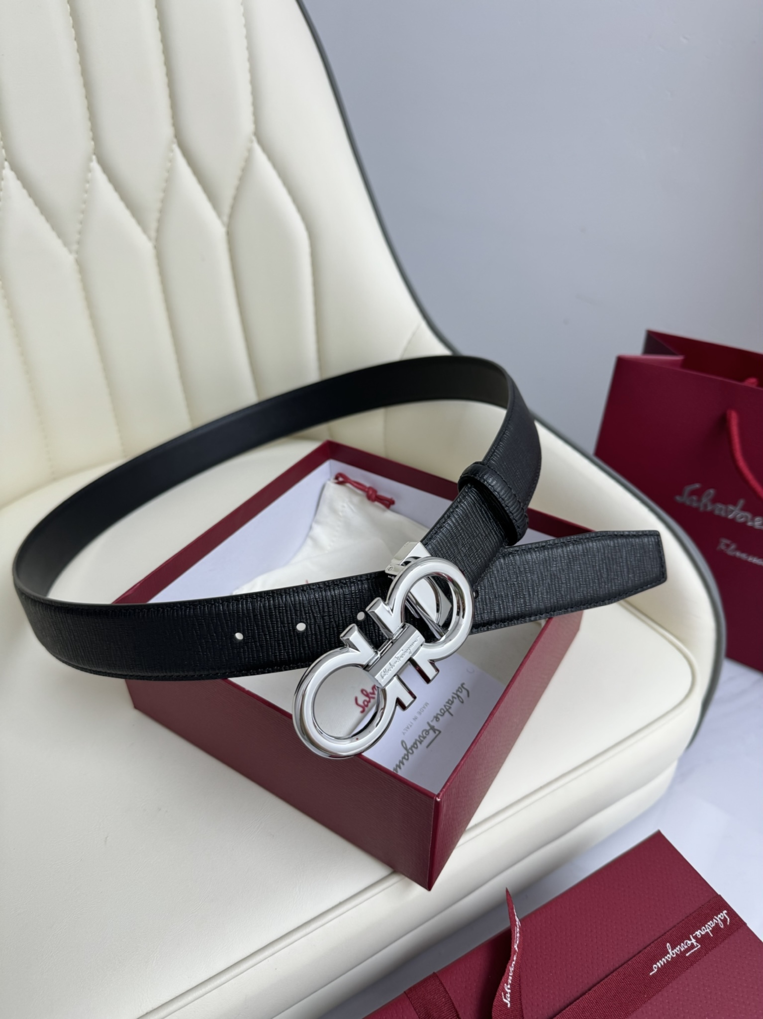 【新規倉庫入り】Salvatore Ferragamo 職人仕上げ高級ベルト「全長約 100cm」