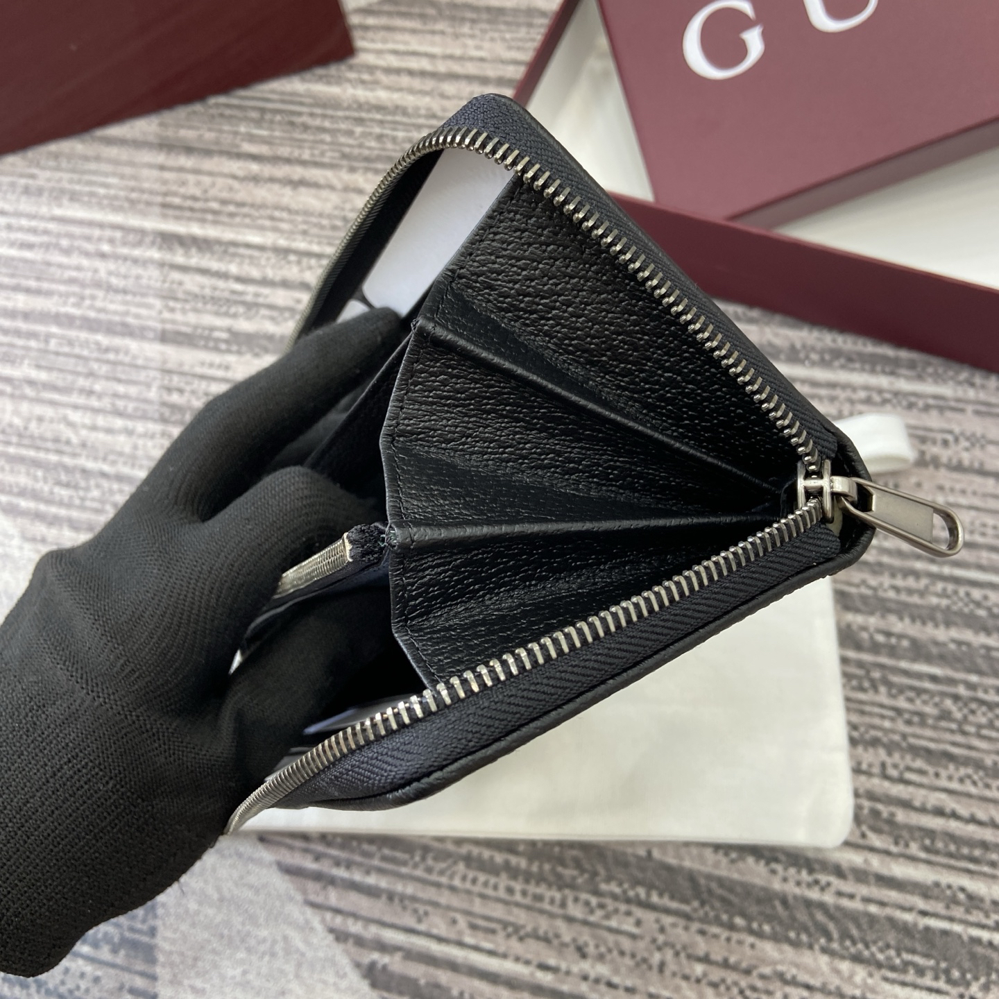 グッチ「Gucci」ジッパーウォレット