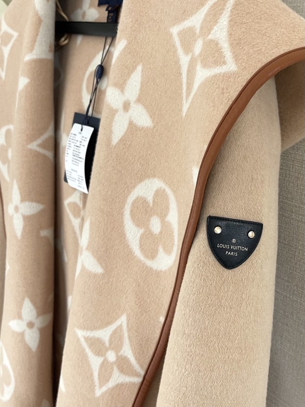 ルイ・ヴィトン「Louis Vuitton」秋冬 レディース ワップルフードロングコート