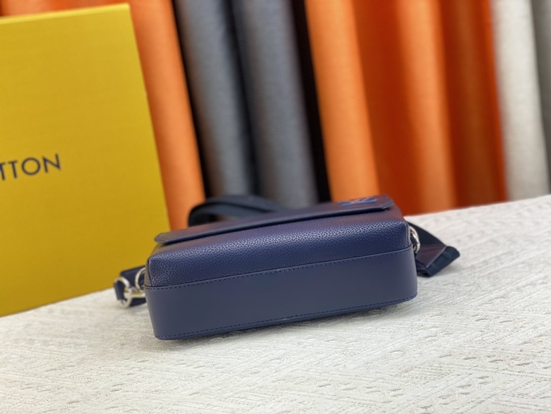 ルイ・ヴィトン「Louis Vuitton」 Fastline メッセンジャーバッグ