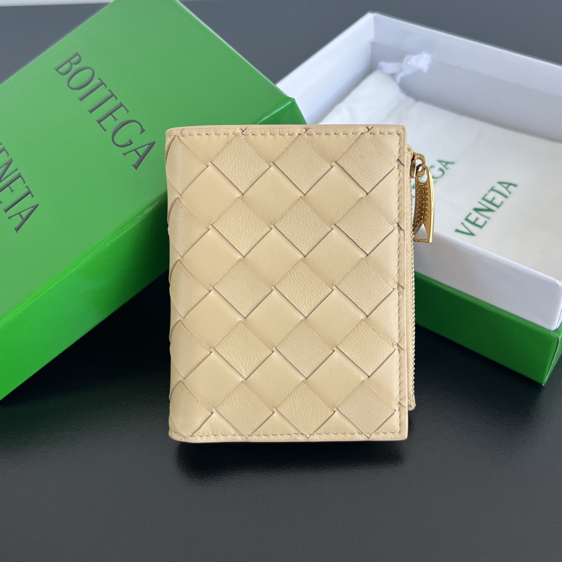 ボッテガ・ヴェネタ「Bottega Veneta」スモールウォレット レザー