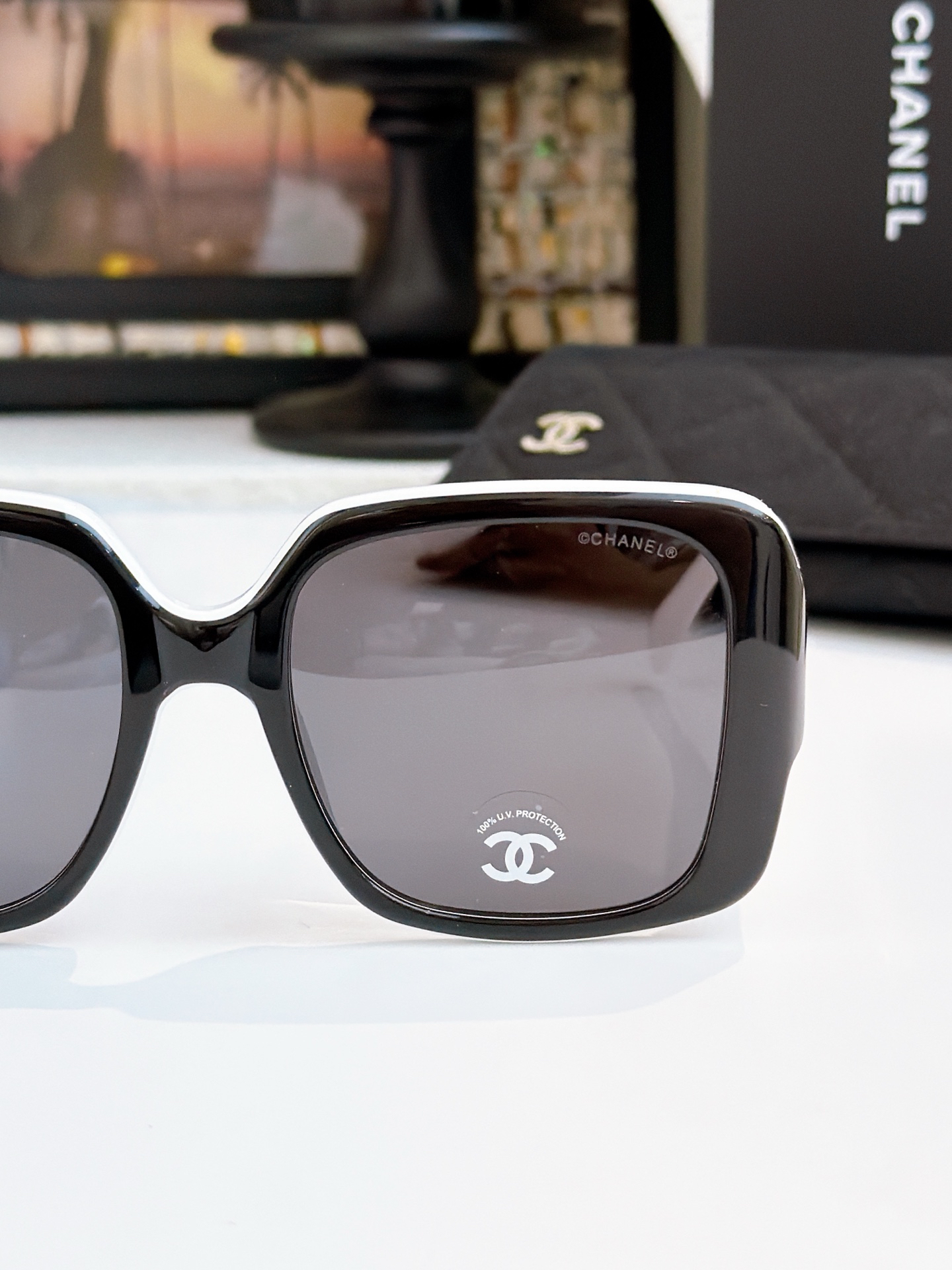 【新作到着】Chanel ハイセンスデザインサングラス「遮光レンズ搭載」