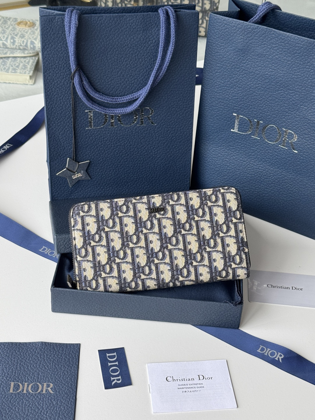 ディオール「Dior」ジップアラウンド ロングウォレット