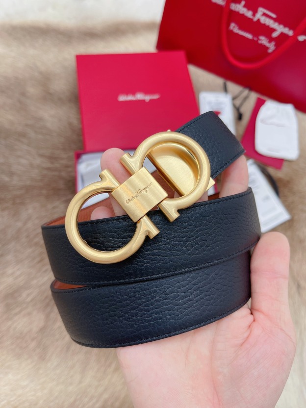 【新規倉庫入り】Salvatore Ferragamo 職人仕上げ高級ベルト「全長約 100cm」