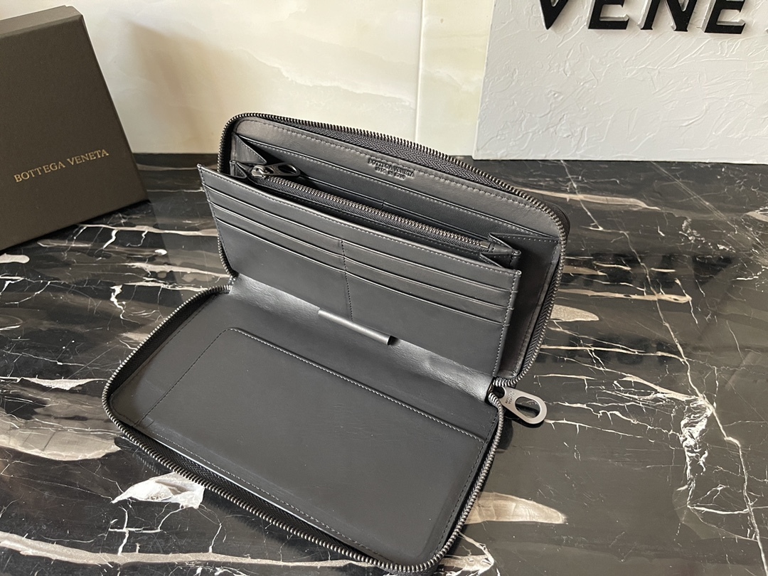 ボッテガ・ヴェネタ「Bottega Veneta」メンズ ザッパー ロング ウォレット