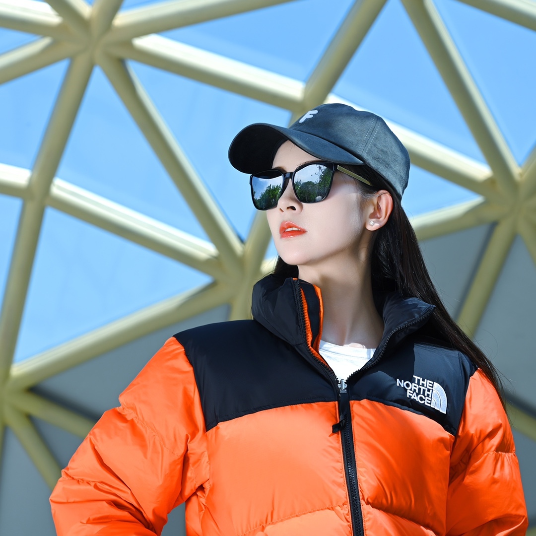 ザ・ノースフェイス Nuptse  クラシックなレディースショートダウンジャケット