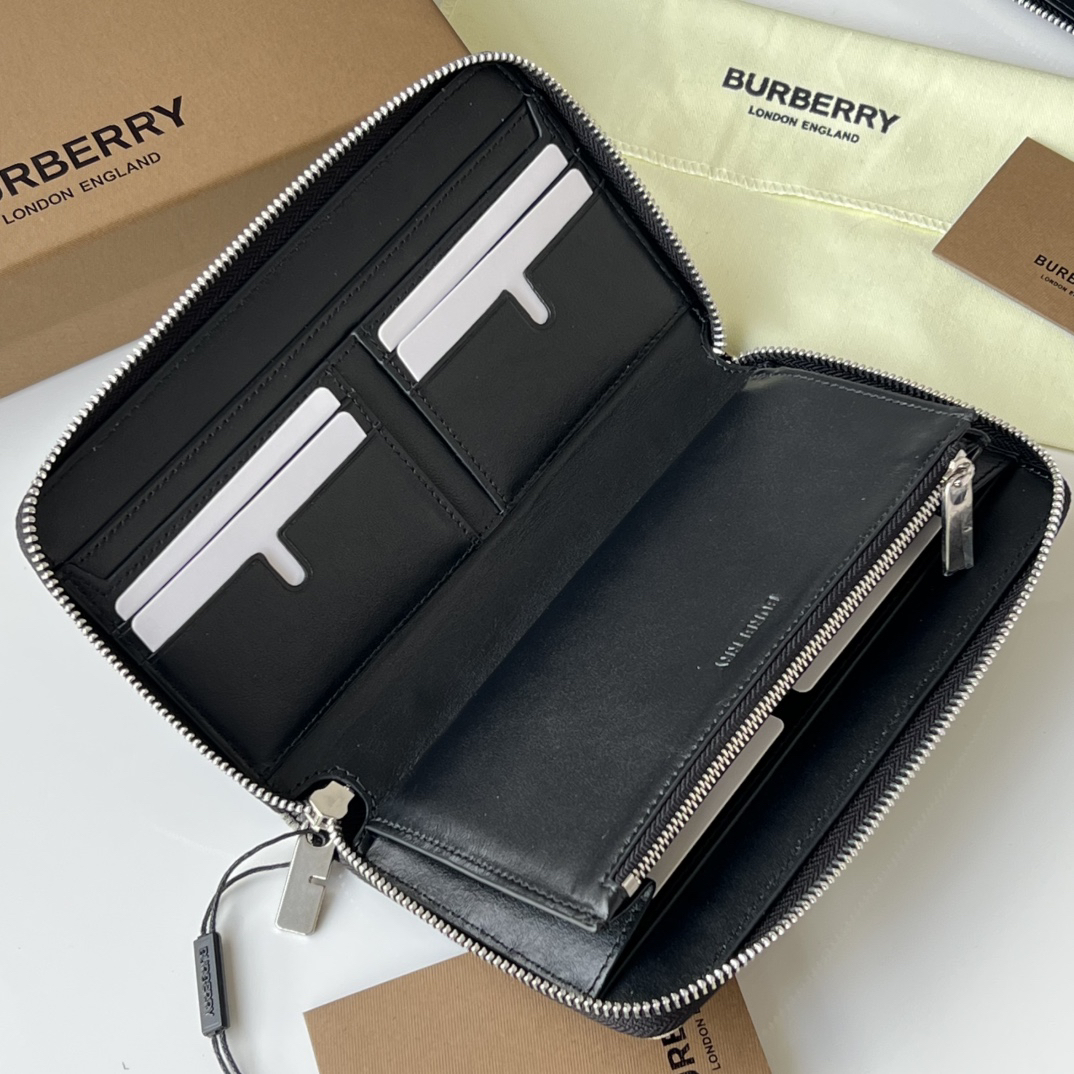 バーバリー「Burberry」ロンドン チェーン ジップ ウォレット