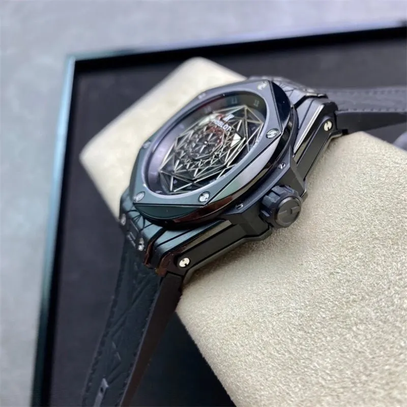 ウブロ「Hublot」 Big Bang Sang Bleu 刺青を入れる メンズウォッチ45MM