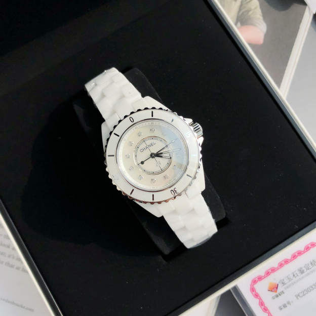 シャネル「Chanel」J12 キャリバー 33MM