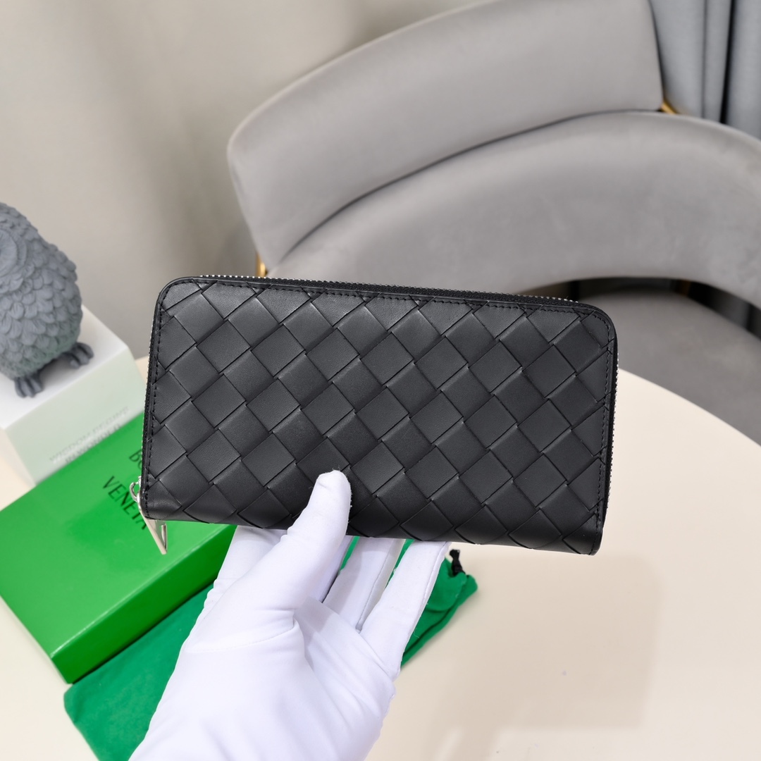 ボッテガ?ヴェネタ「Bottega Veneta」 カセット ロングウォレット