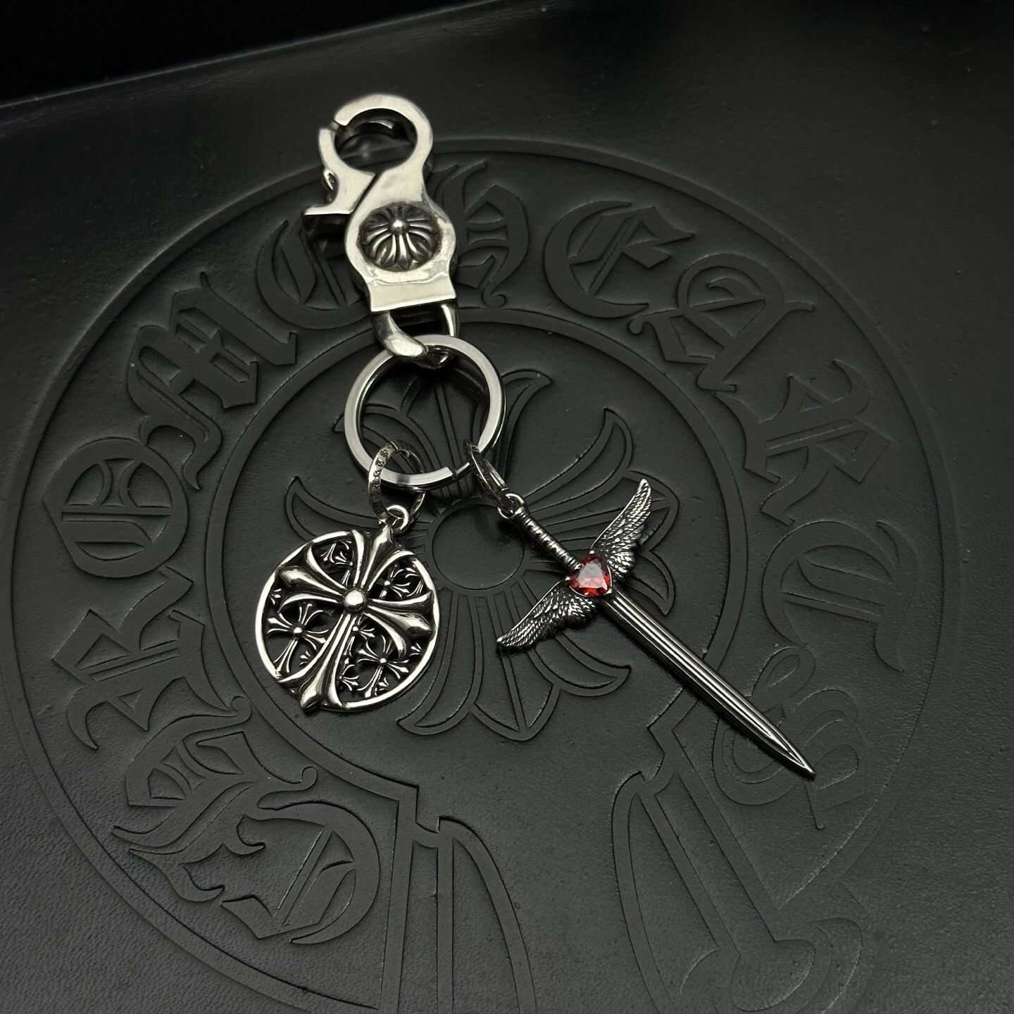 クロムハーツ「Chrome Hearts」キーホルダー＆バッグチャーム - トレンドシンボル