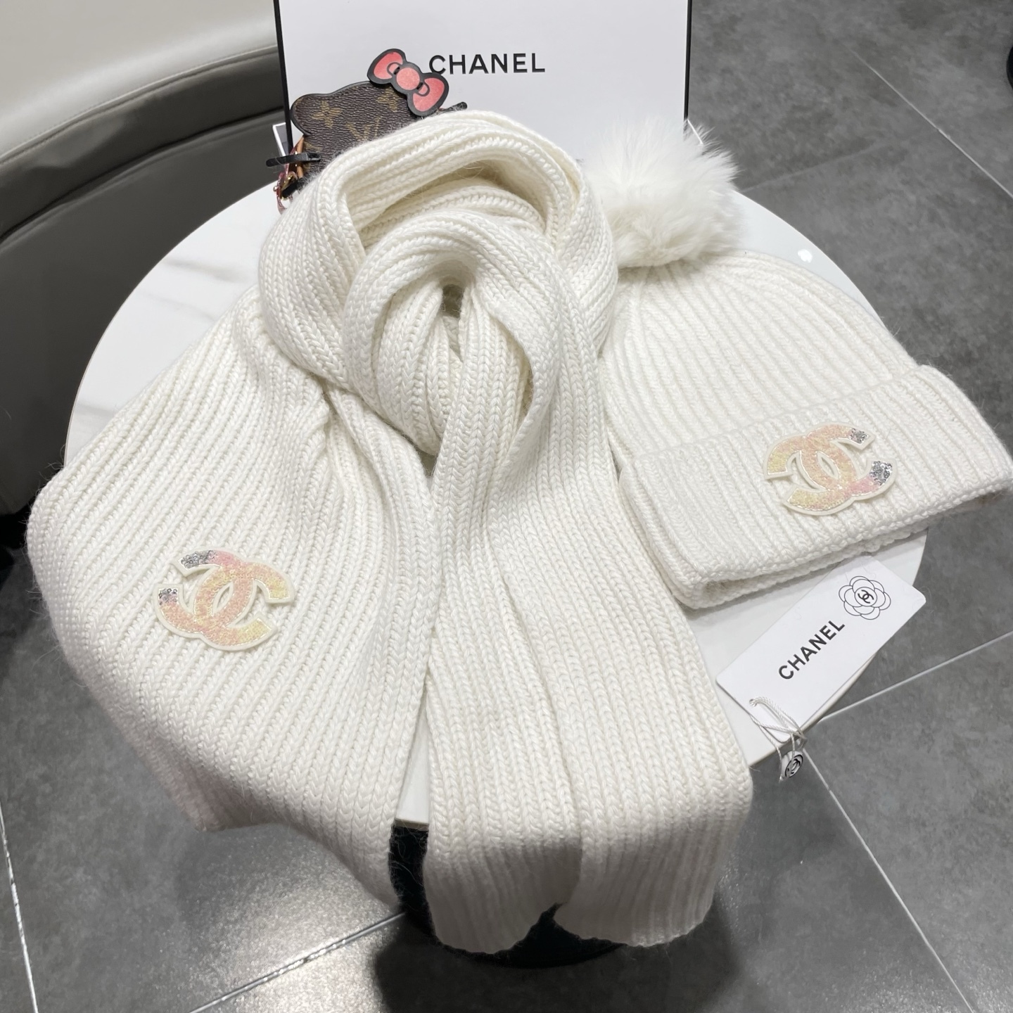 【定番人気】シャネル 秋冬 防寒アクセサリー マフラー＆ハットセット