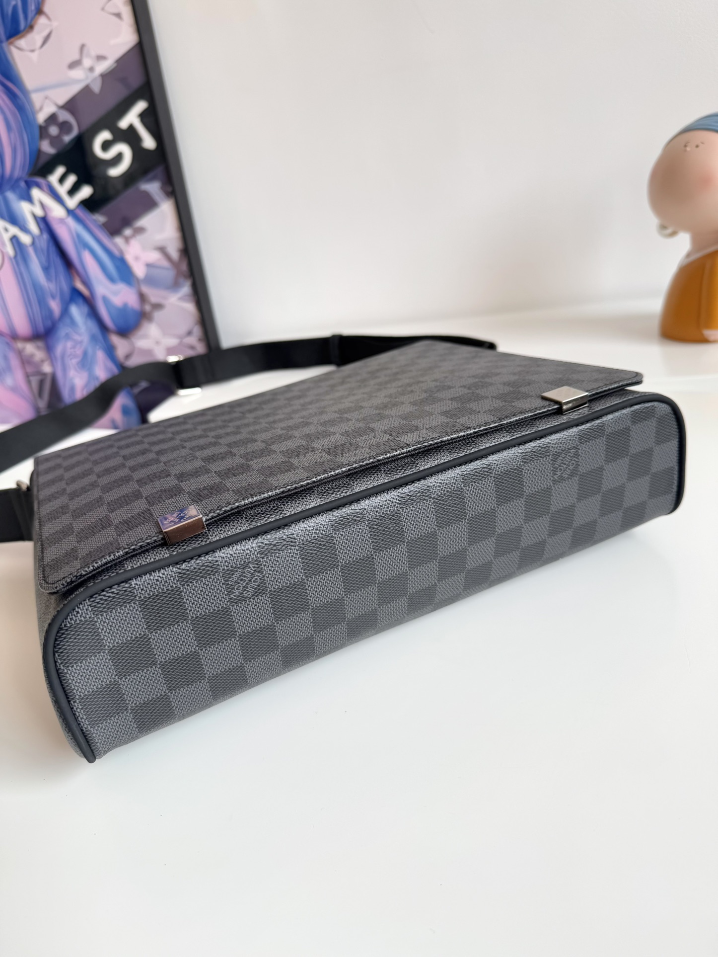 ルイ・ヴィトン「Louis Vuitton」ディストリクト メッセンジャーバッグ