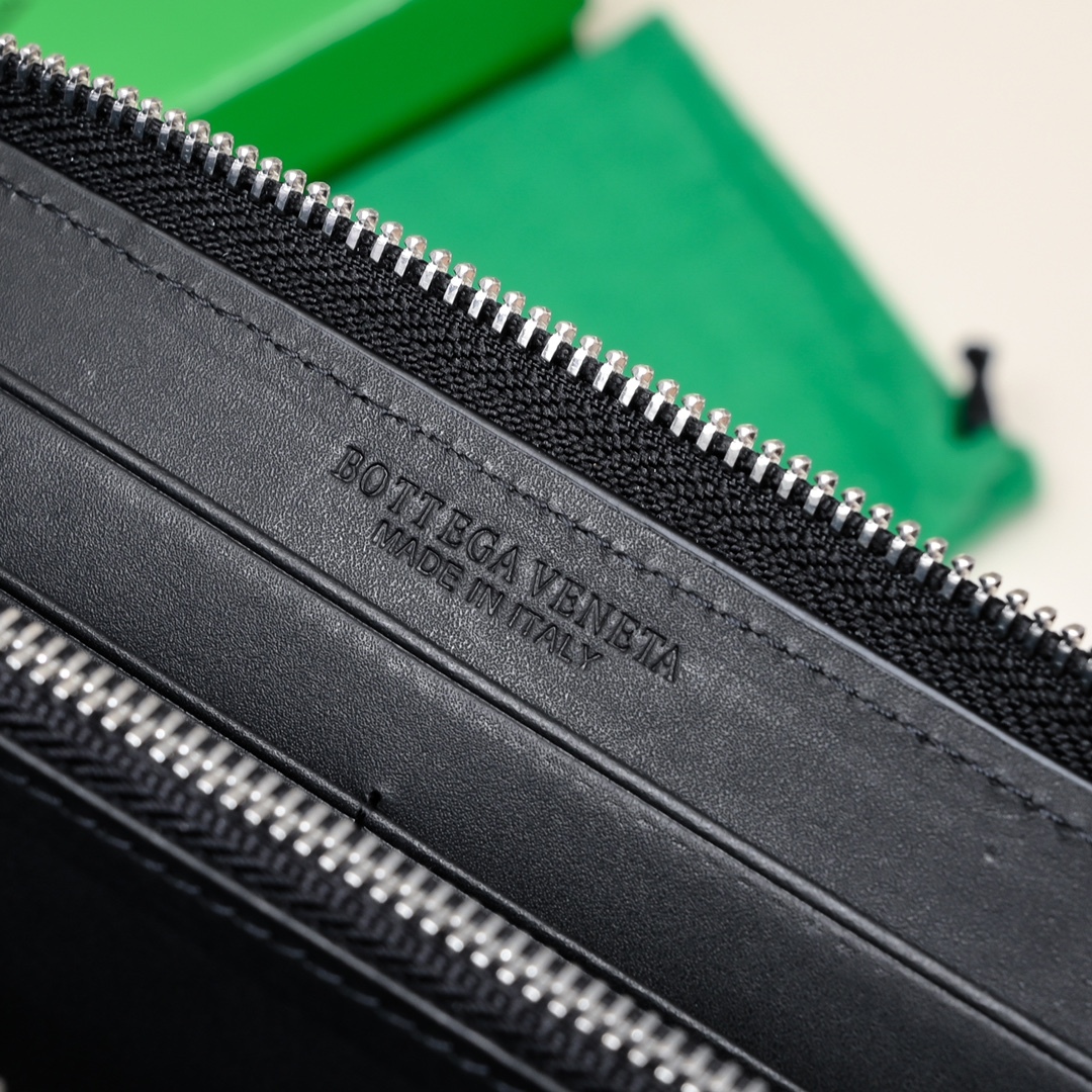 ボッテガ?ヴェネタ「Bottega Veneta」 カセット ロングウォレット