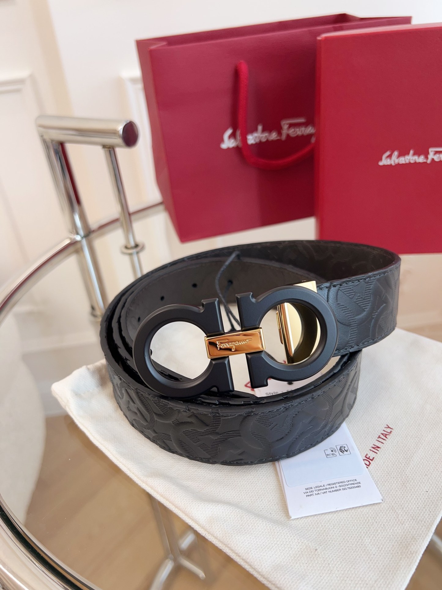 【新規倉庫入り】Salvatore Ferragamo 職人仕上げ高級ベルト「全長約 100cm」