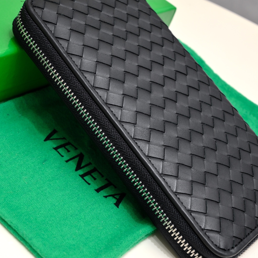 ボッテガ?ヴェネタ「Bottega Veneta」 カセット ロングウォレット