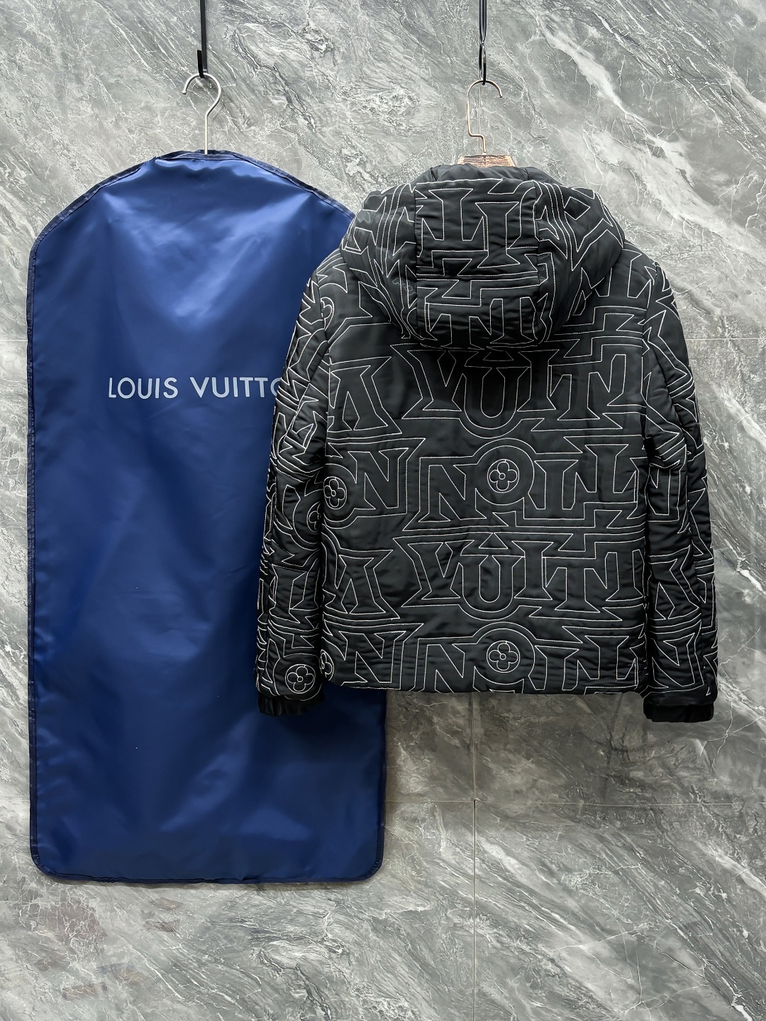 ルイ・ヴィトン「Louis Vuitton」秋冬フード付きダウンジャケット