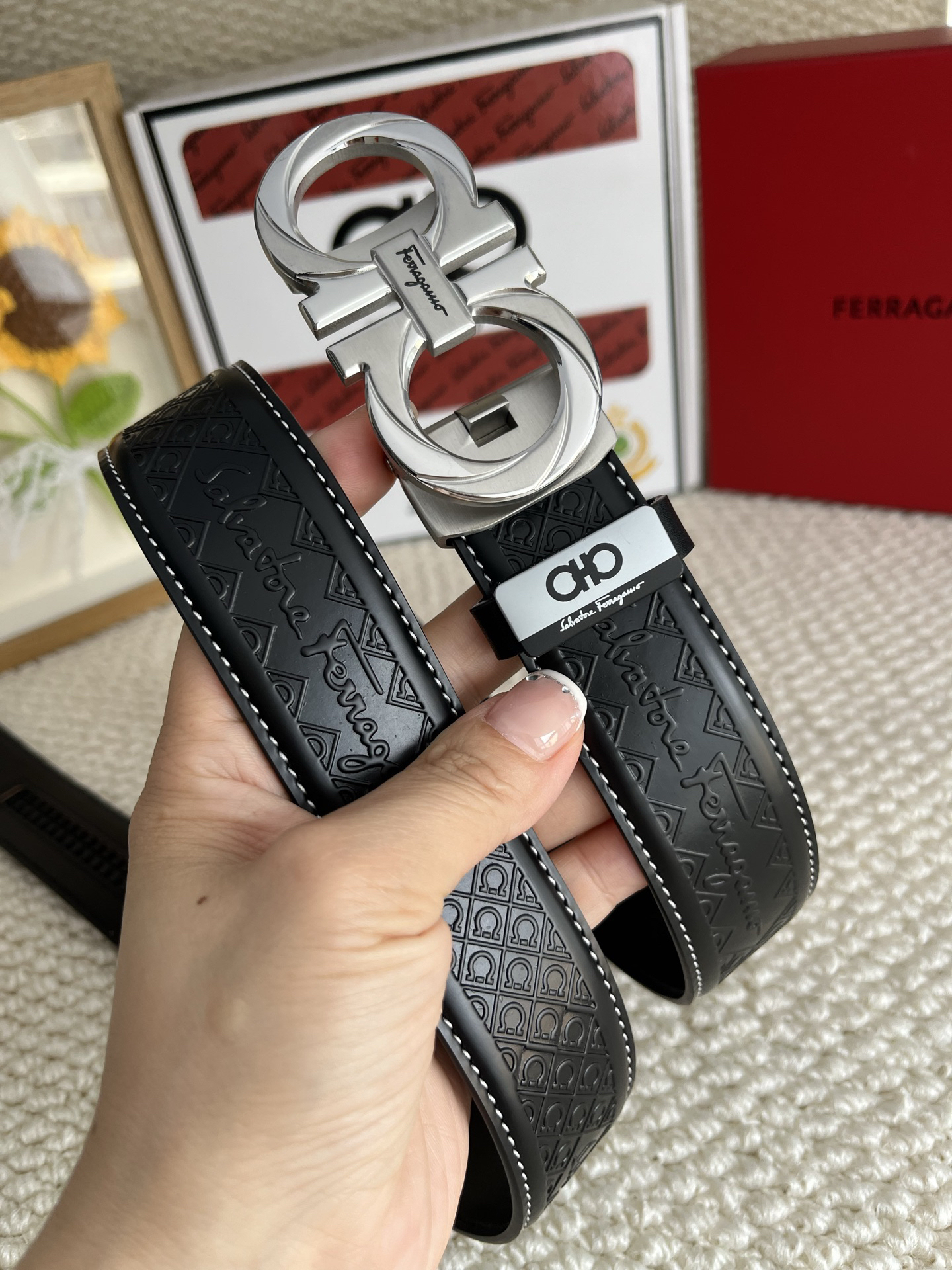 【新規倉庫入り】Salvatore Ferragamo 職人仕上げ高級ベルト「全長約 100cm」