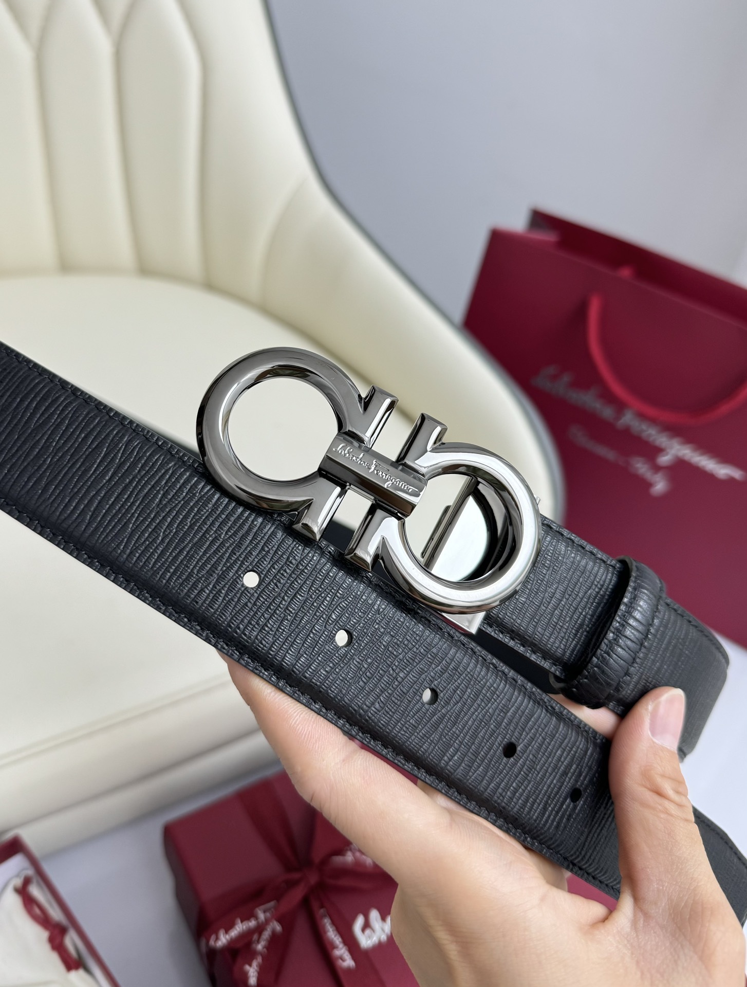【新規倉庫入り】Salvatore Ferragamo 職人仕上げ高級ベルト「全長約 100cm」