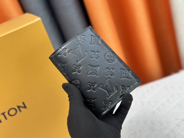 ルイ・ヴィトン パスポートカバー クーヴェルテュール･パスポール