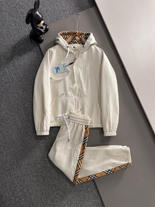 バーバリー「Burberry」秋冬 メンズカジュアルスポーツセット