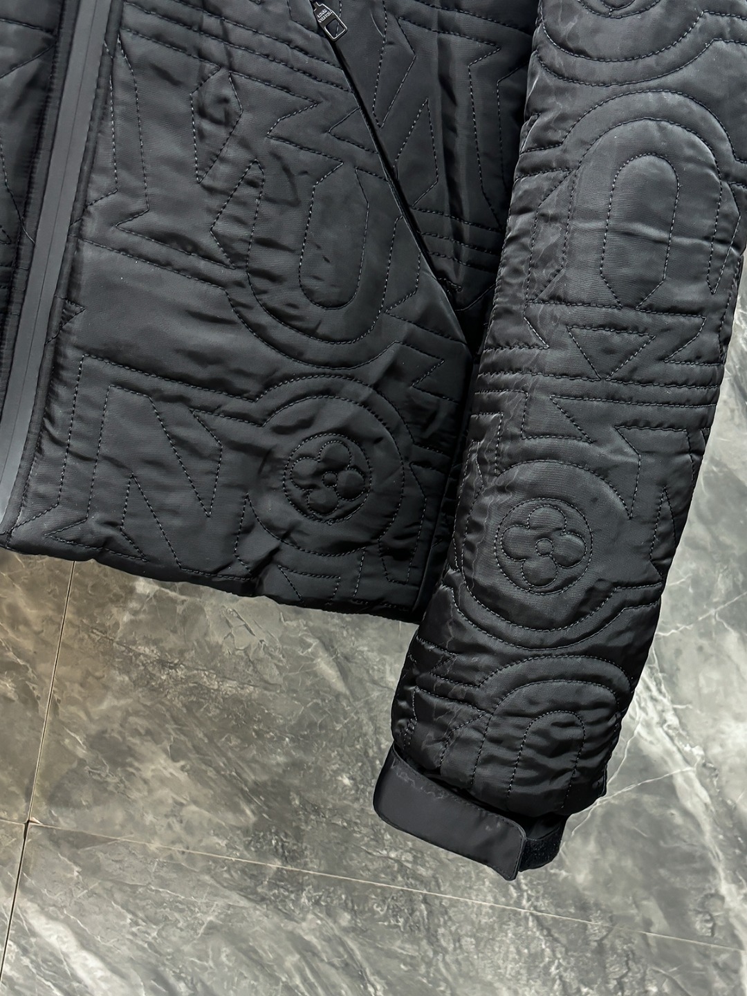 ルイ・ヴィトン「Louis Vuitton」秋冬フード付きダウンジャケット