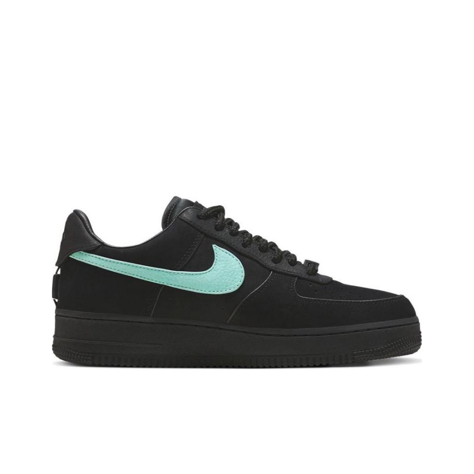 限定30個！売り切れ次第終わり！【NIKE |公式サイトは】★送関込★世界中を震撼させた話題のコラボ★◆超人気◆ 雑誌、ＴＶ、映画に登場アイテム