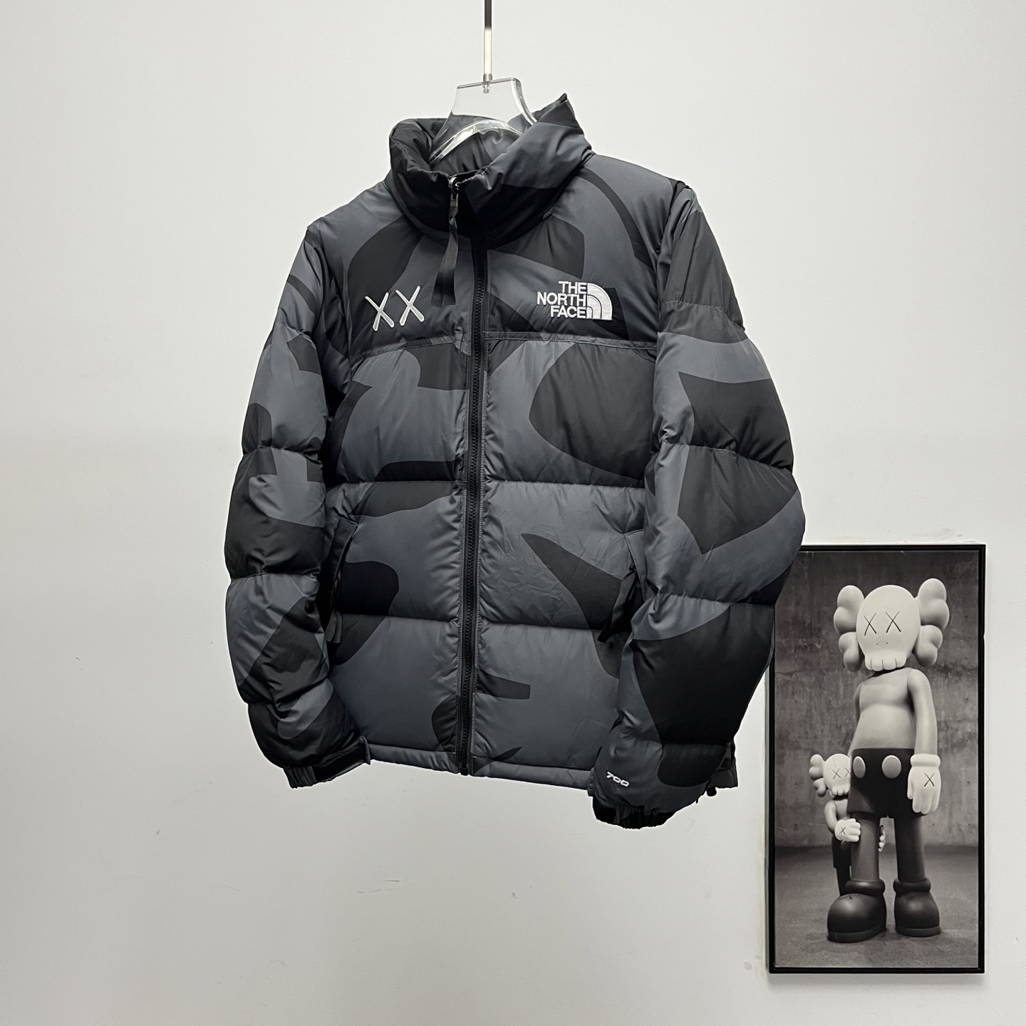 ザ・ノースフェイス XX KAWS 夢のコラボレーション ファッションフーディダウンジャケット 男女兼用