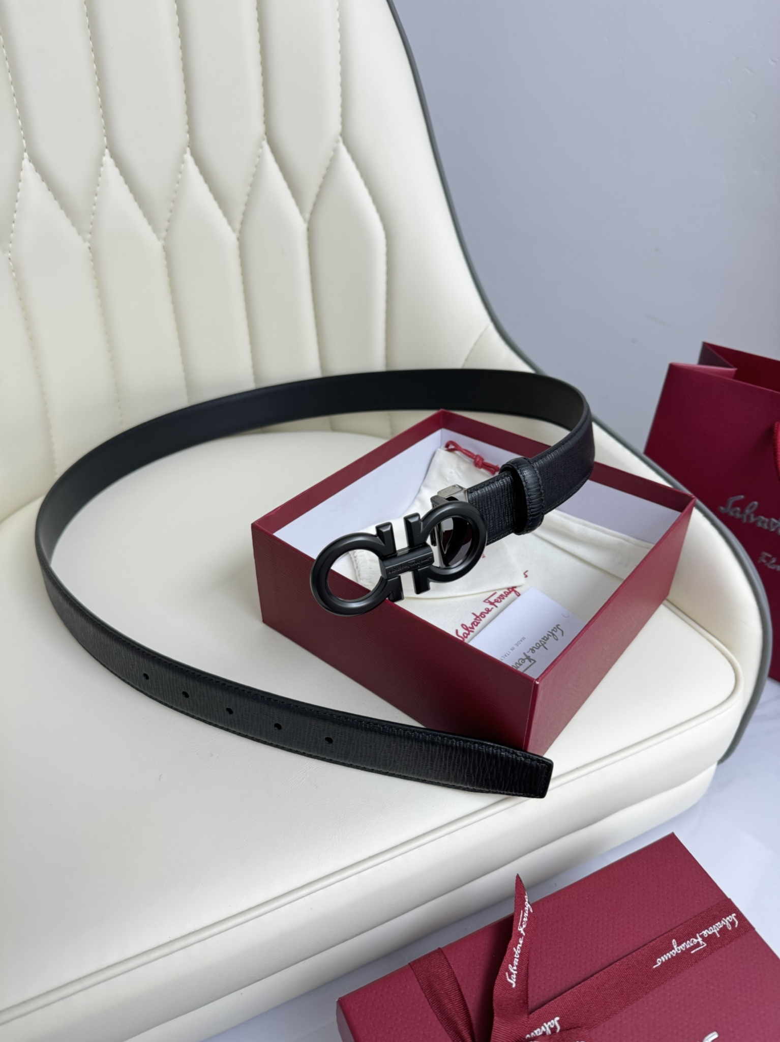 【新規倉庫入り】Salvatore Ferragamo 職人仕上げ高級ベルト「全長約 100cm」